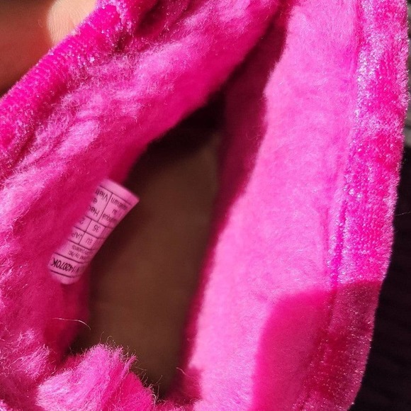 Ugg crushed velvet pink short girls boots size 5 - Picture 6 of 8
